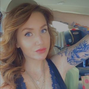 Meet your posher, Staci. ❤️